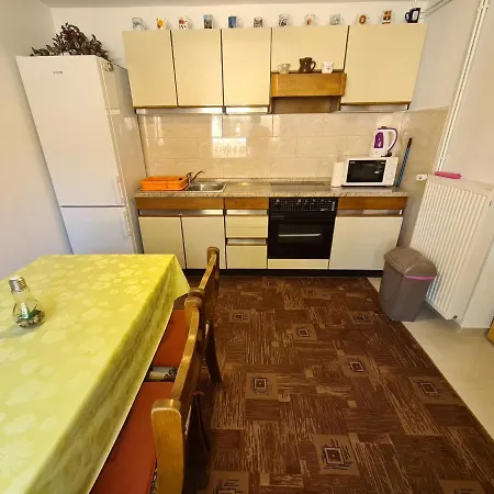 Cutul Apartman *